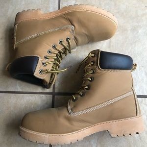 Kohl’s Faux Timberland Boots size 11